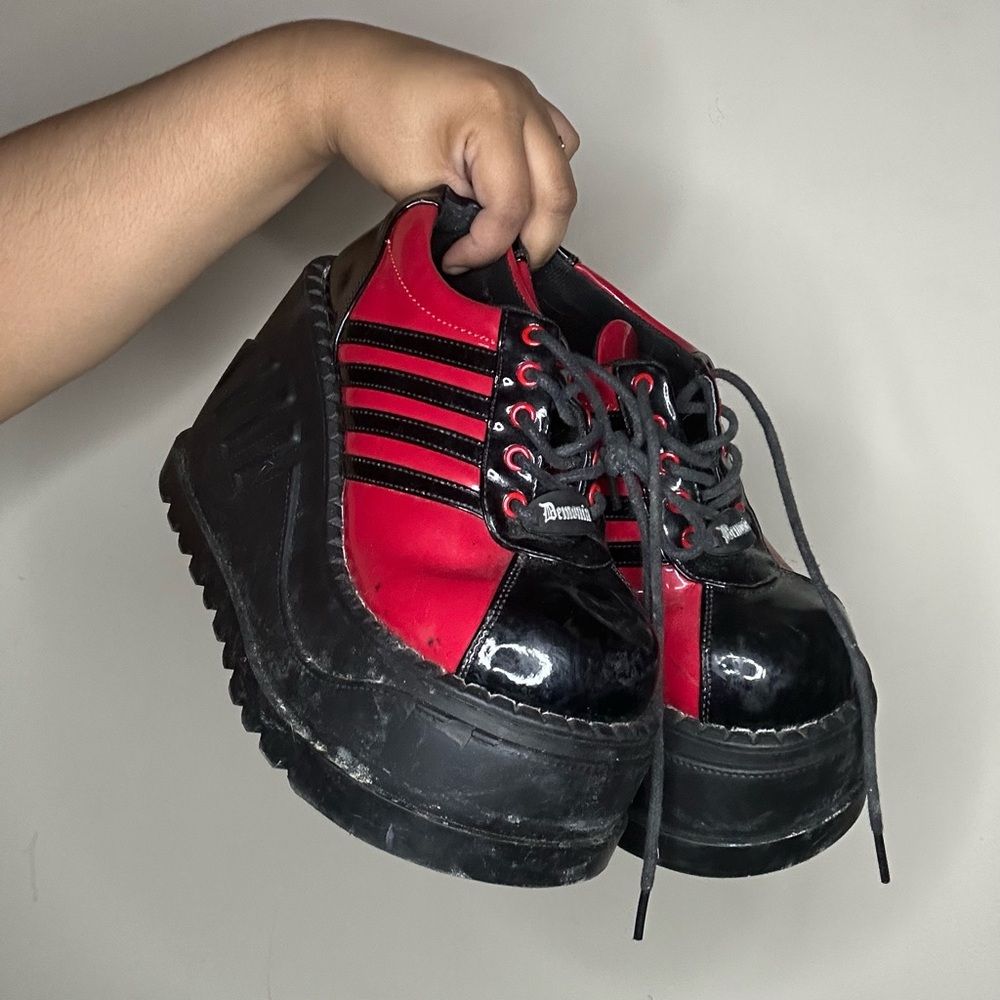** RED & BLACK DEMONIAS **